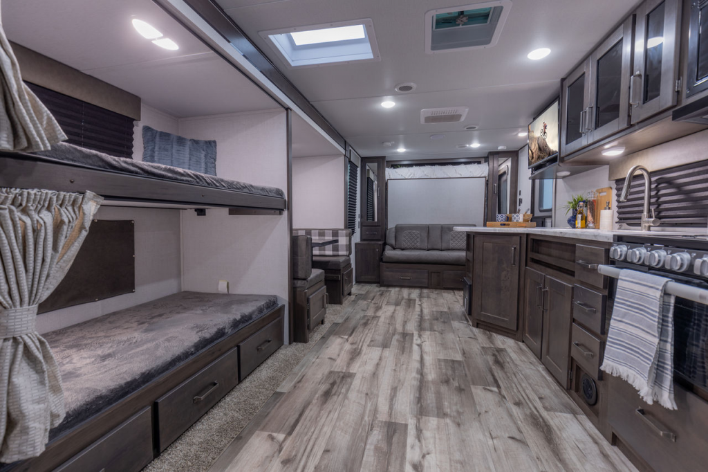 best bunkhouse travel trailer under 6000 lbs