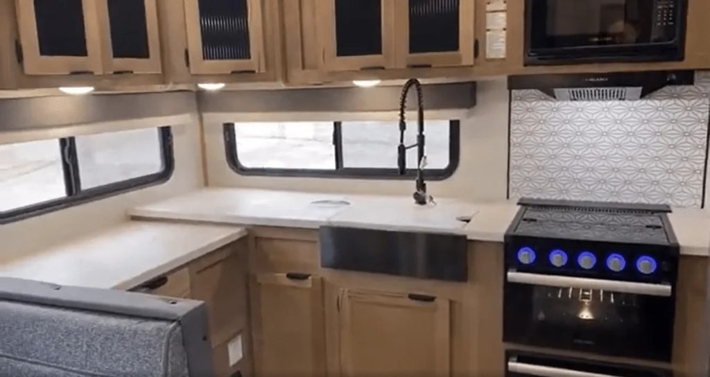 2024 Arctic Wolf 23MLE Oven and Sink