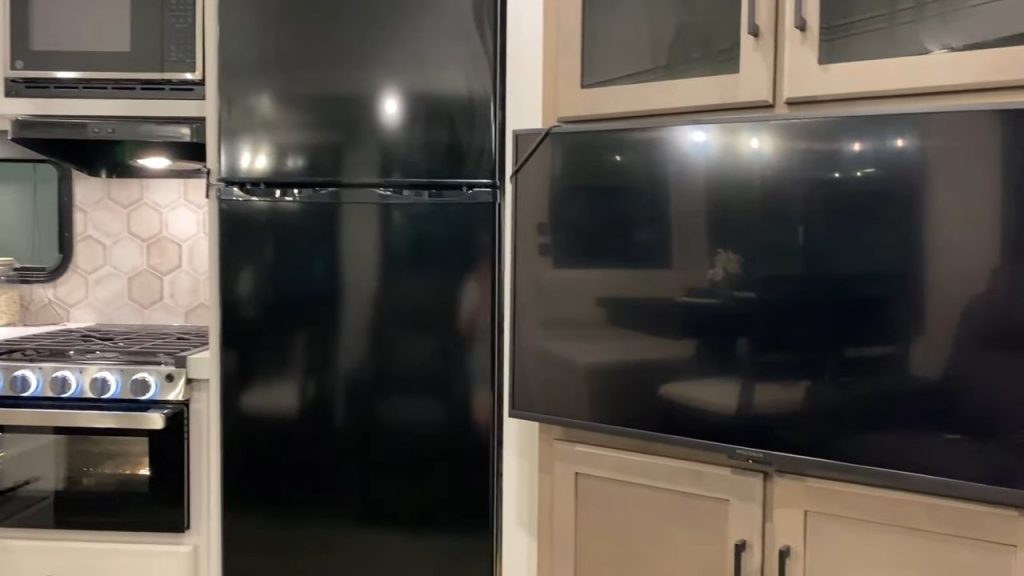 Jayco Eagle HT 26RE tv and appliances