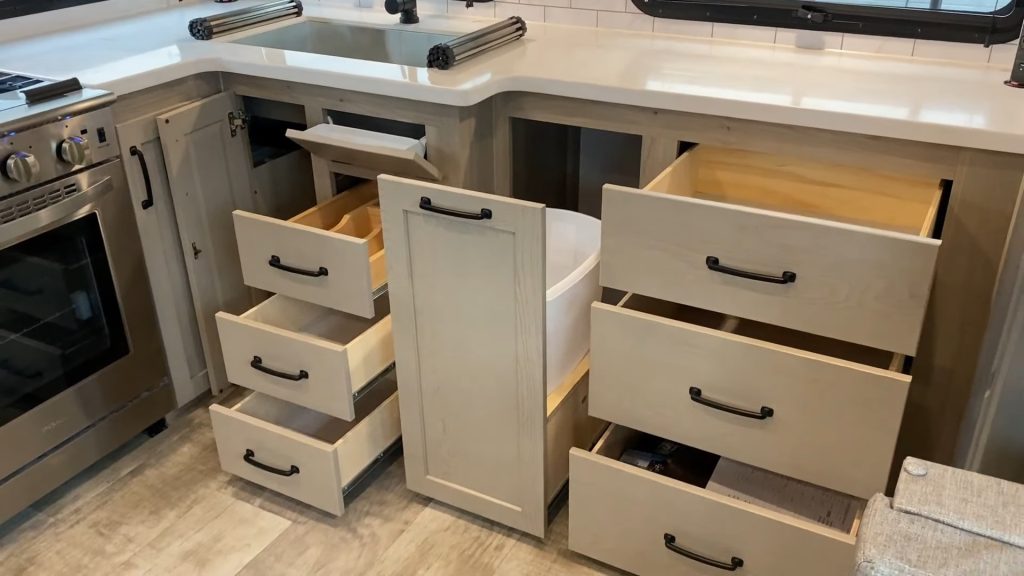 301RK kitchen storage