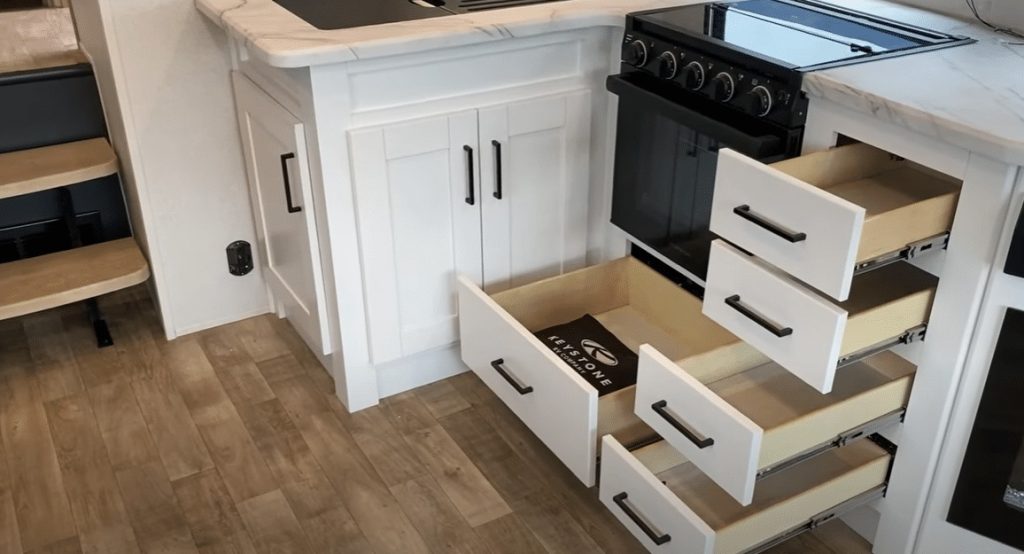 Keystone Arcadia 253SLRD kitchen drawers