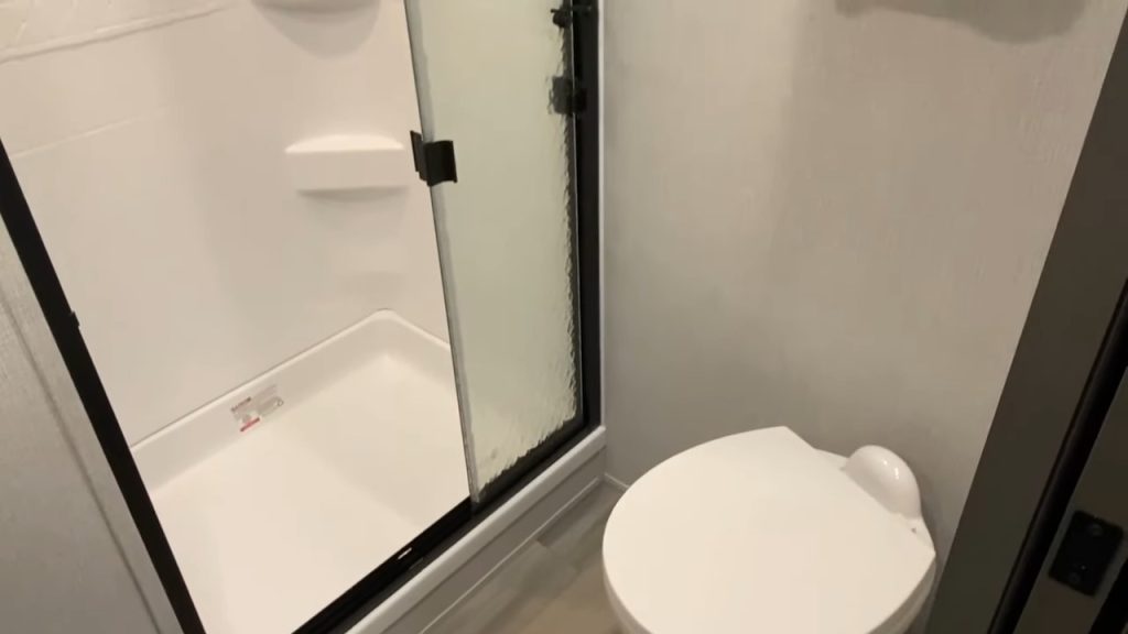 Reflection 22RK bathroom