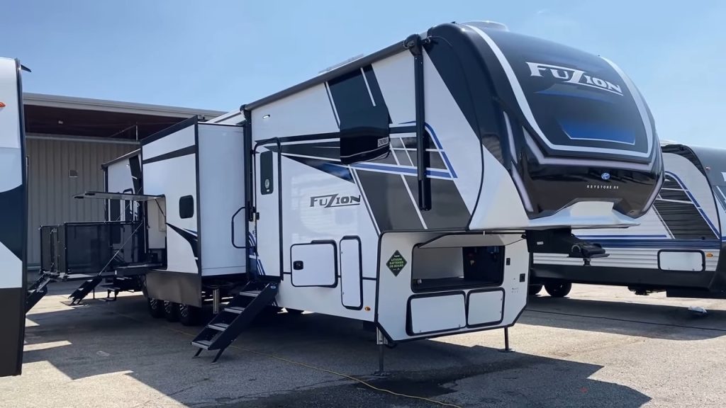 A Full Time Luxury Hauler: The 2024 Fuzion