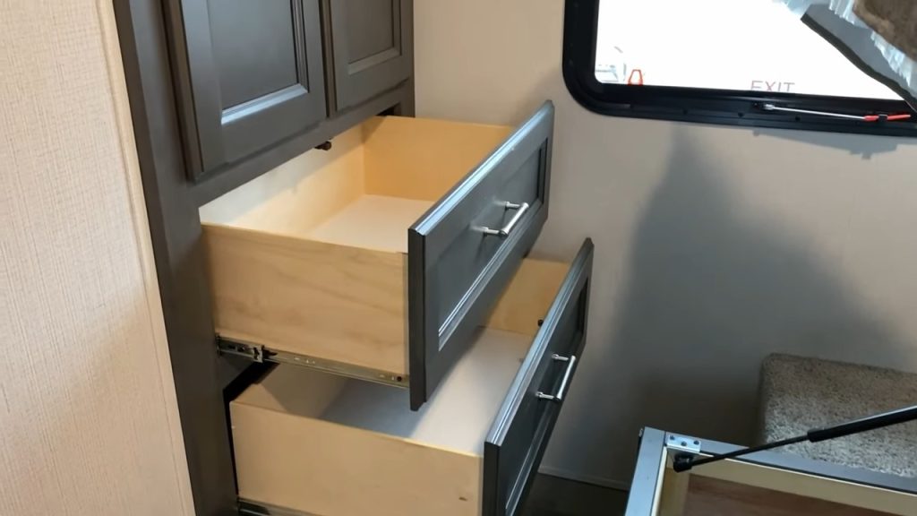 25mle bedroom drawers