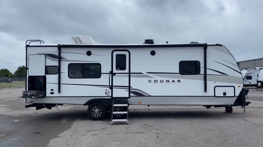 Cougar 25MLE campside view