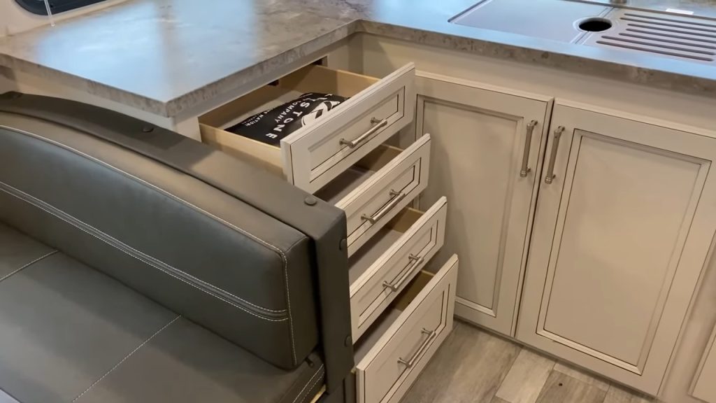 25mle kitchen storage