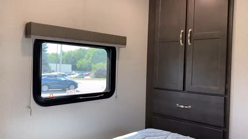 2024 Cougar 2100RK bedroom