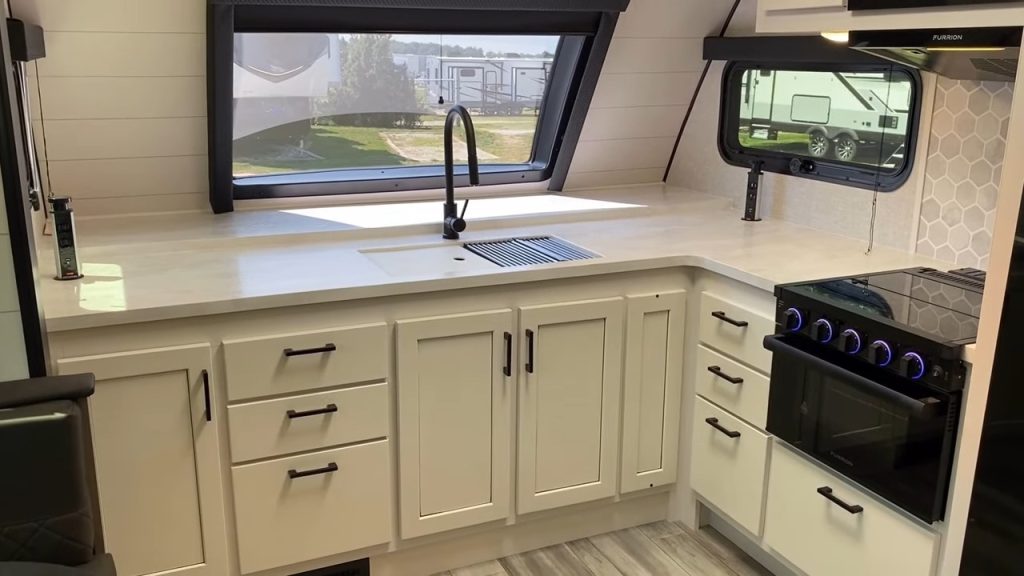 2024 White Hawk 26FK kitchen