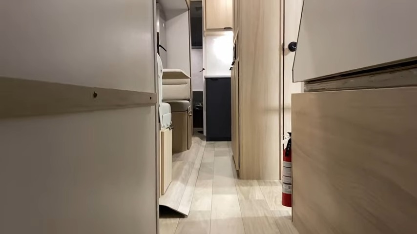 2024 Winnebago Minnie 2301BHS roadmode