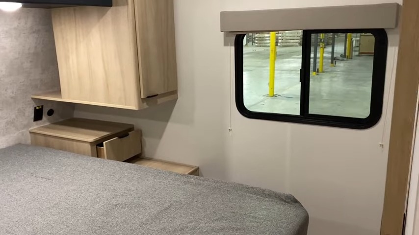 2024 Winnebago Minnie 2301BHS bedroom