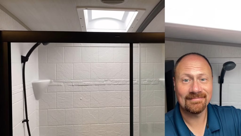 2024 Heritage Glen 320View bathroom