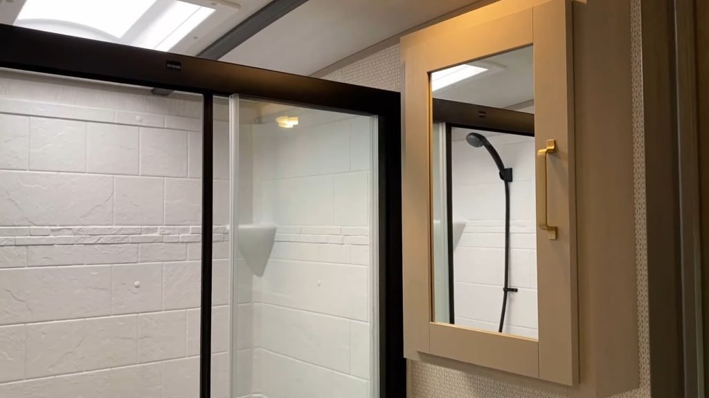 2024 Heritage Glen 320View bathroom