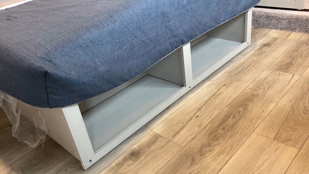 2024 Heritage Glen 320View bedroom