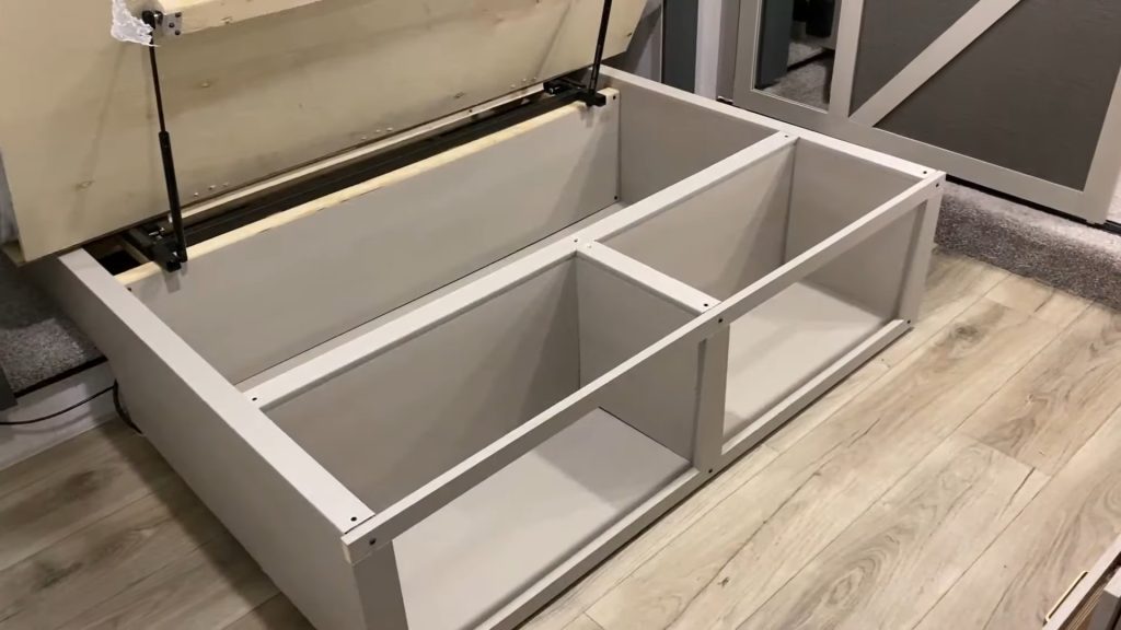 2024 Heritage Glen 320View bedroom