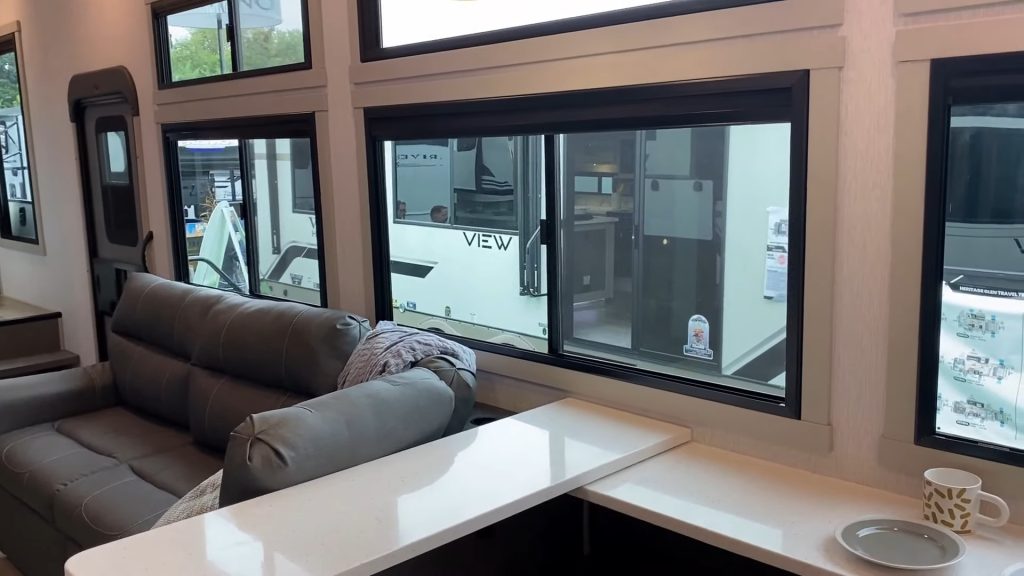 2024 Heritage Glen 320View living