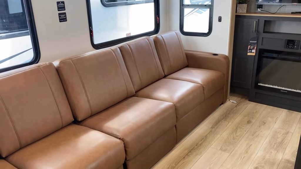 2024 North Trail 27DBH living