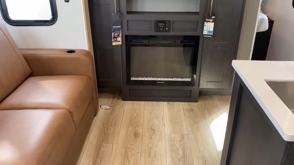 2024 North Trail 27DBH living