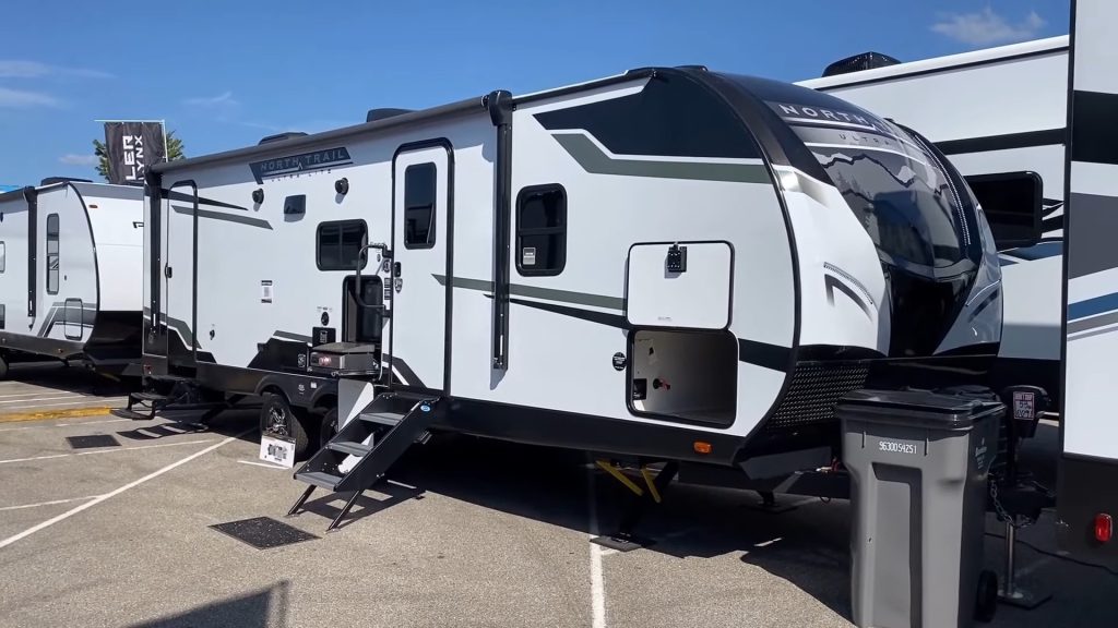 2024 North Trail 27DBH exterior