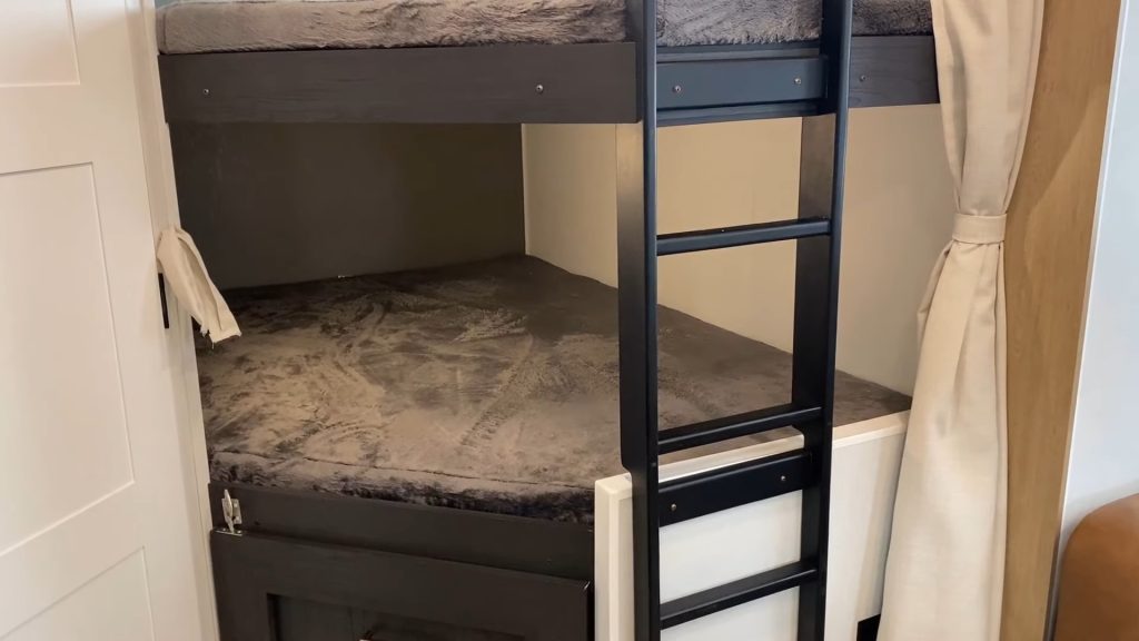 2024 North Trail 27DBH living