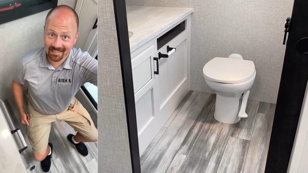 2024 White Hawk 27RB bathroom