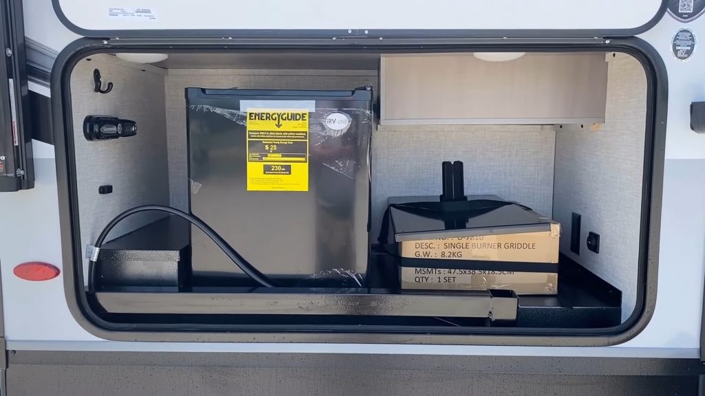 2024 White Hawk 27RB exterior