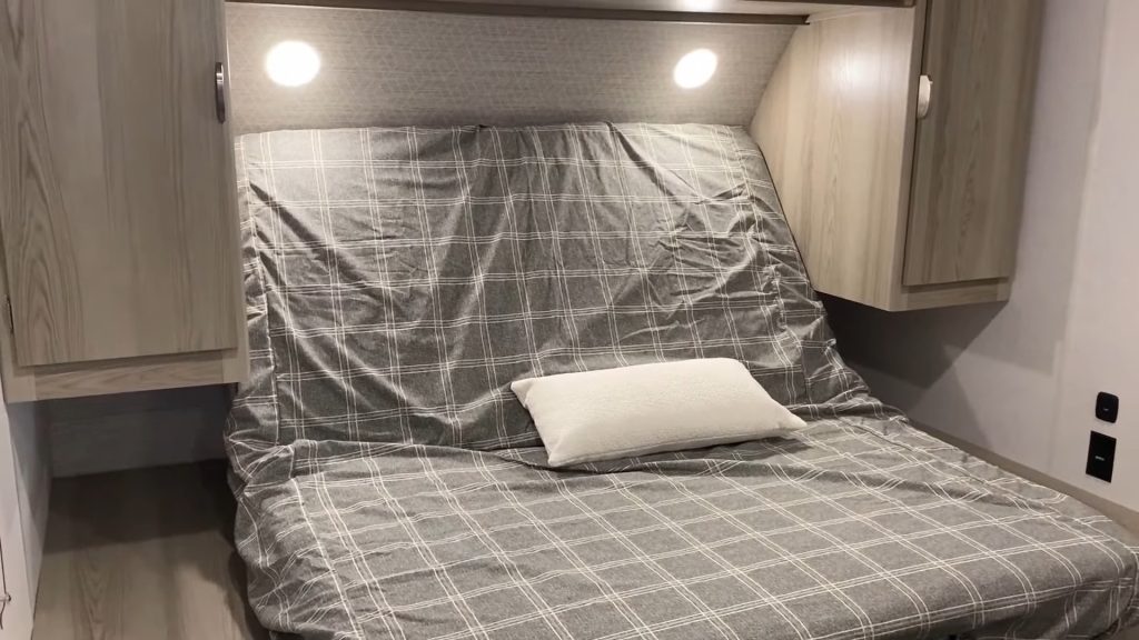 2024 FSX 262VC bedroom