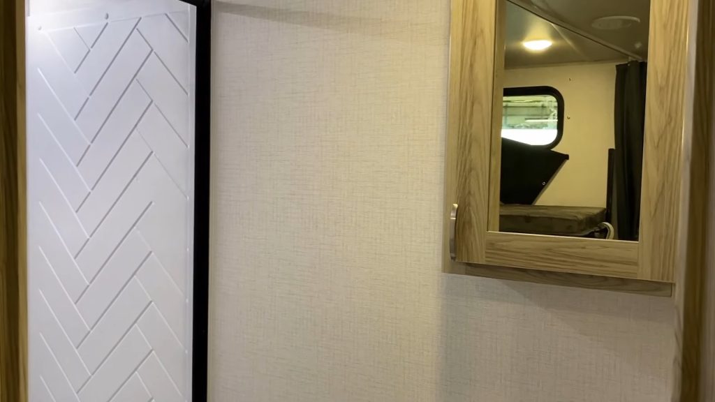 2024 FSX 262VC bathroom