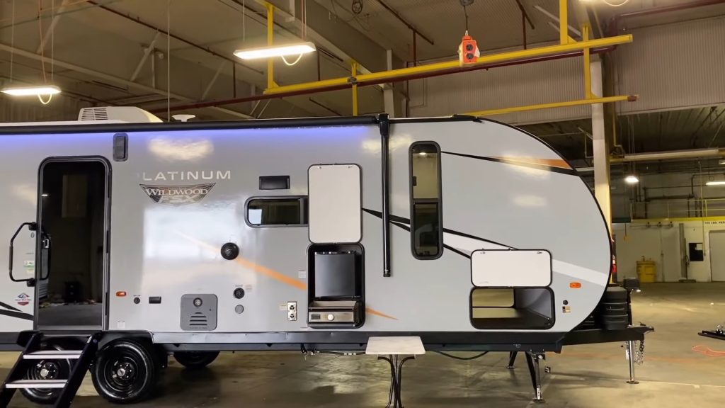 2024 FSX 262VC exterior