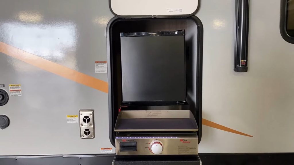 2024 FSX 262VC exterior