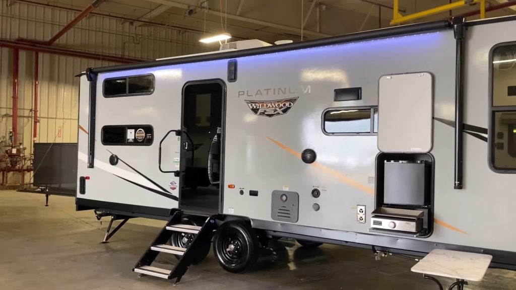 2024 FSX 262VC exterior