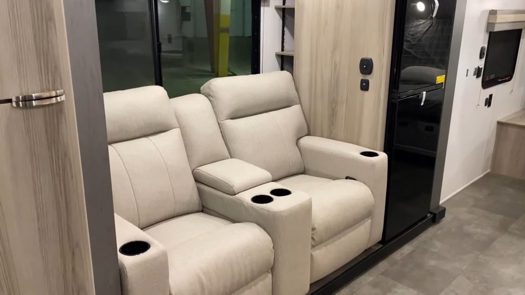 2024 FSX 262VC living