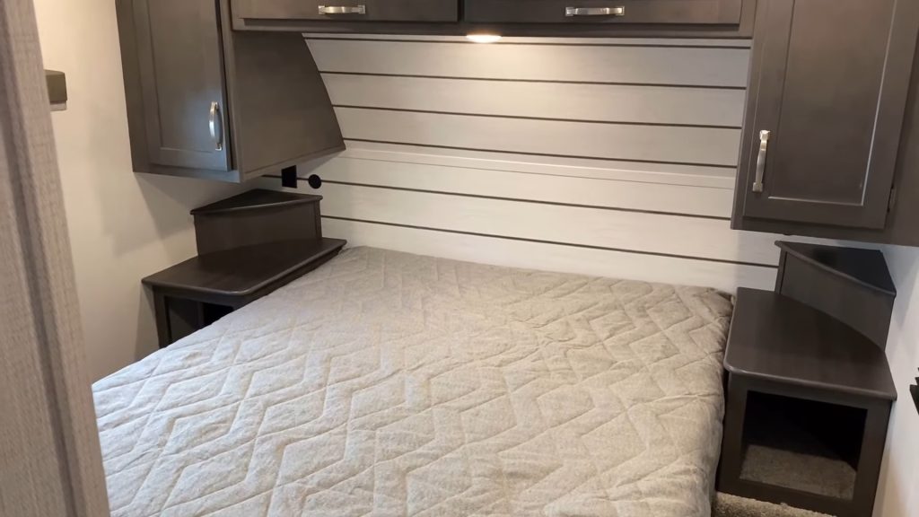 2024 Cougar 2700BH bedroom