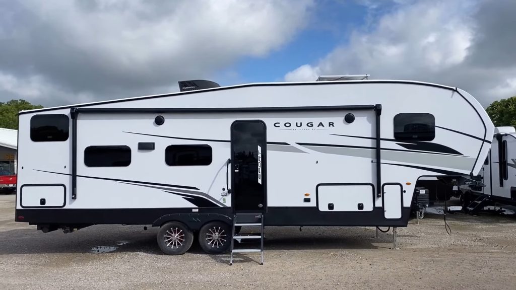 2024 Cougar 2700BH exterior