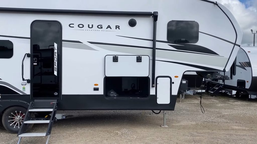 2024 Cougar 2700BH exterior