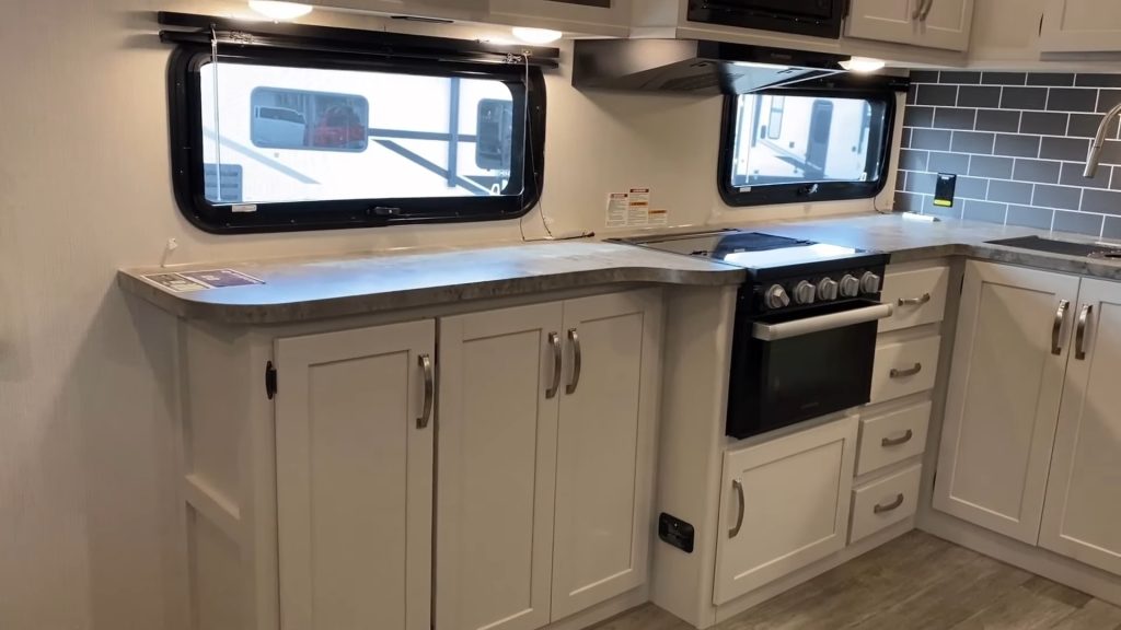 2024 Cougar 2700BH kitchen