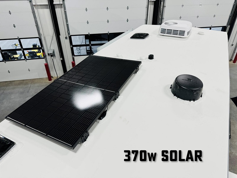 solar panels of Z 3110 5th Wheel