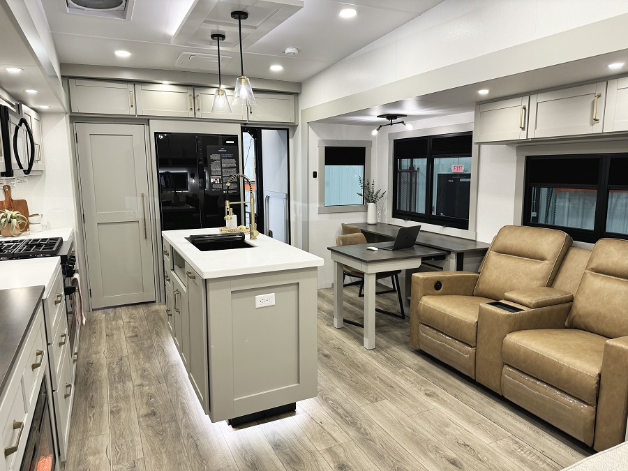 2025 Model Z 3400 living area