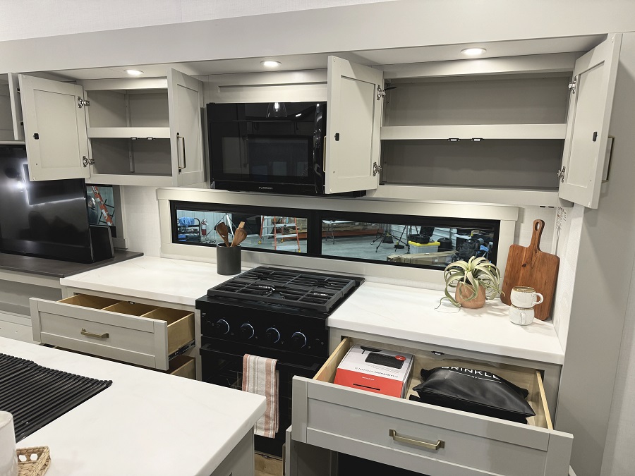Kitchen drawers Z 3400 5th wheel