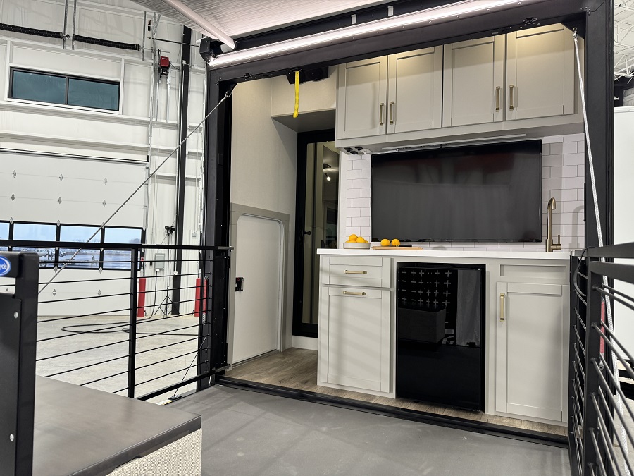 Model Z 3400 Outdoor Kitchen and Patio