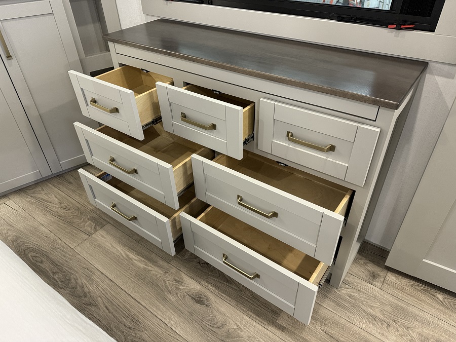 bedroom drawers Z 3400
