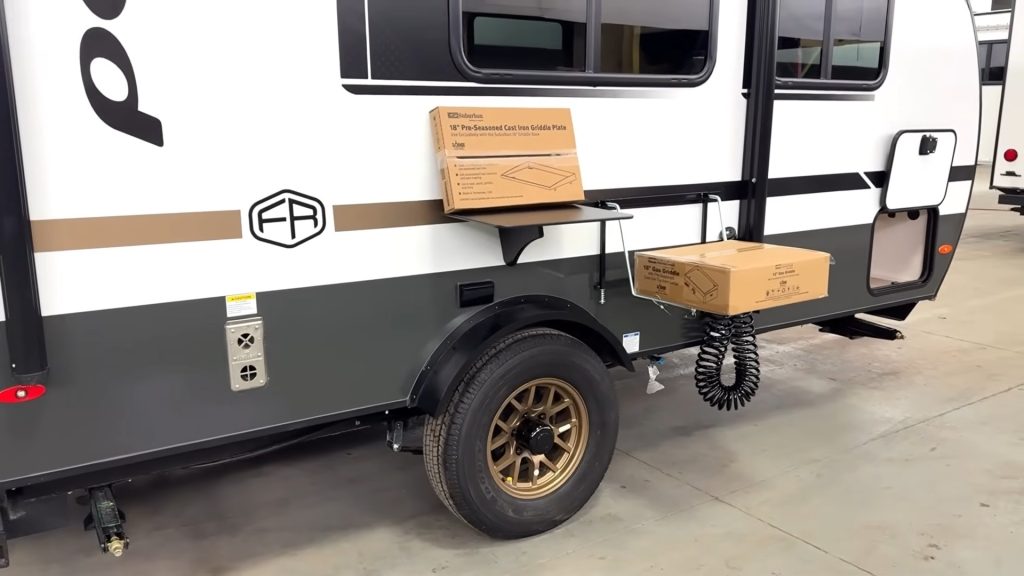 Tire on the R-Pod 153