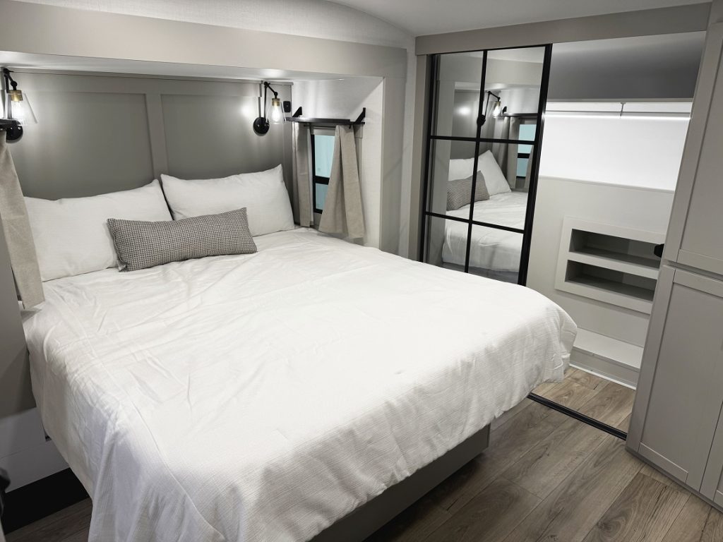 King Bed inside Brinkley Z 3420