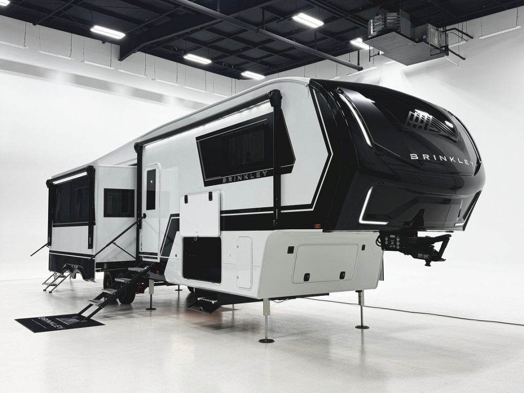 Exterior of Brinkley Z 3420