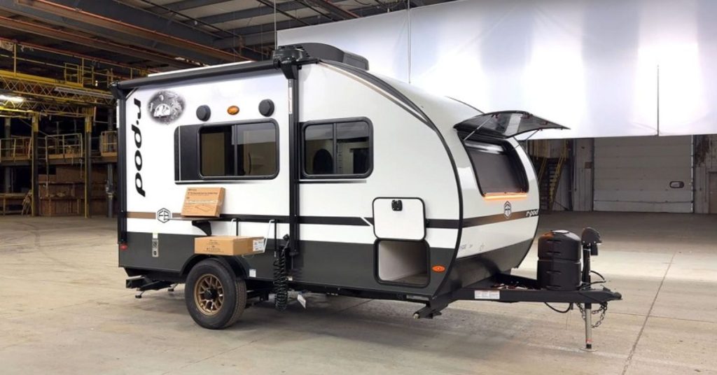 R-Pod 153 Exterior (side view)